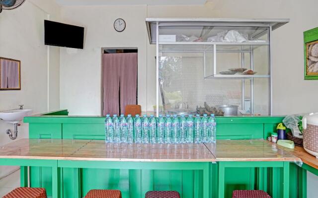 OYO 90794 Kostel Bunda Waru Syariah