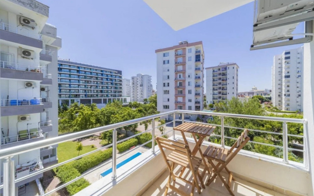 Riverside Flat Close to Beach