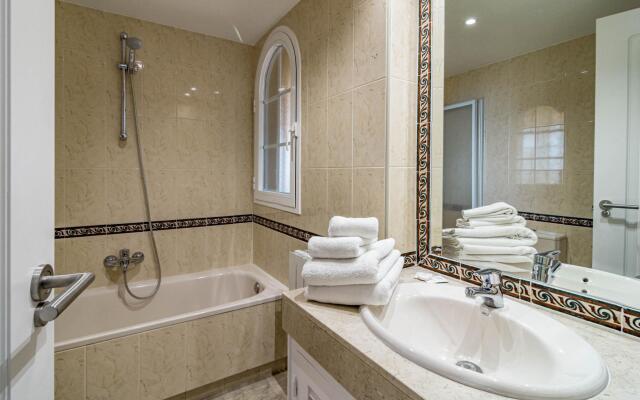 SAA3- Spacious apartment close to beach