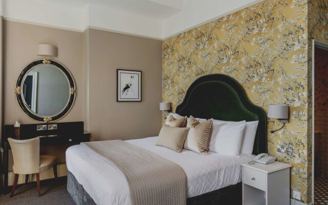 Queens Hotel
