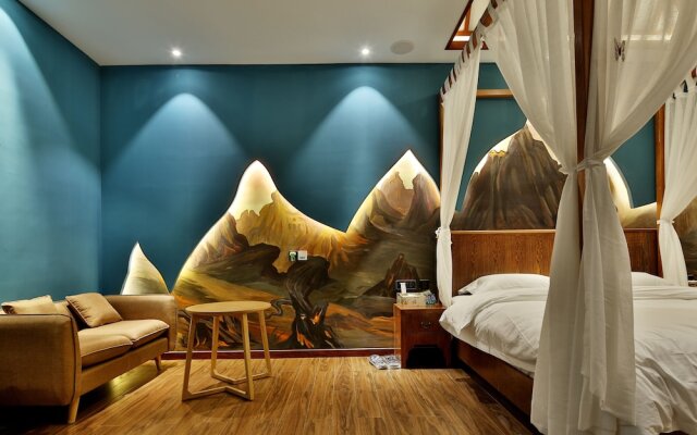 Yunxi Art Theme Hotel