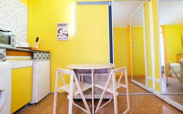 A Cosy two Bedroom Apartment, Sleeps 3