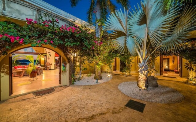 Villa Bougainvillea - Playa Flamingo - 3 Bedroom