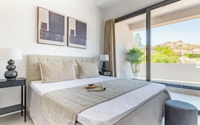 Sanders River Plaza - Neat 2 Bedroom Apt With Balcony