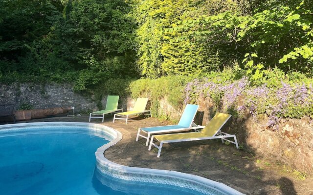 Large House with Swimming Pool