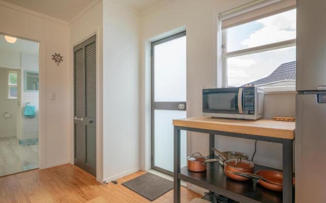 Beach House on Hetherington - Whangamata Holiday Home