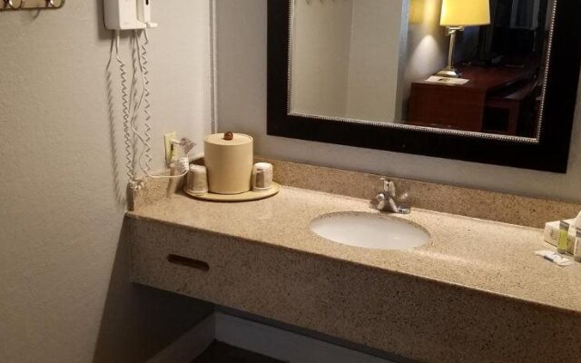 Charleston Creekside Inn