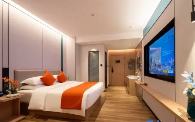 Warm Season Selection Hotel (Shantou Waisha Bridge Branch)