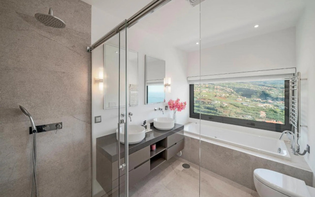 Seacrest by OurMadeira