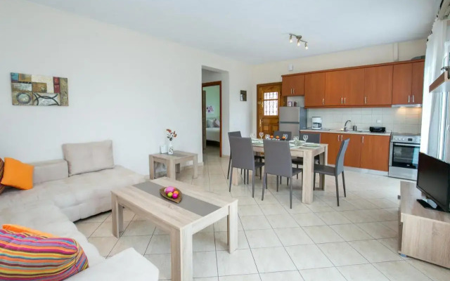 Mantos Apartment