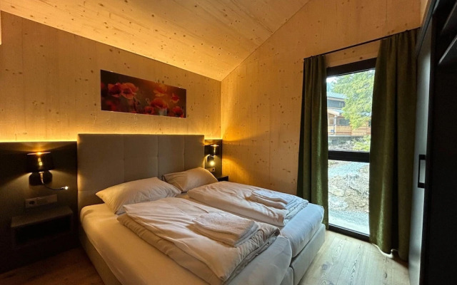 Chalet With Sauna on Balcony