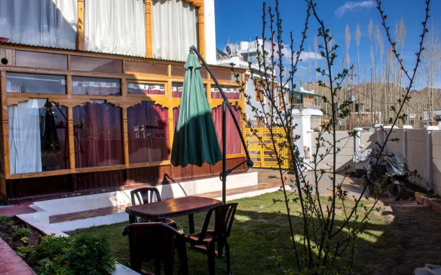 Laksdup Guest House