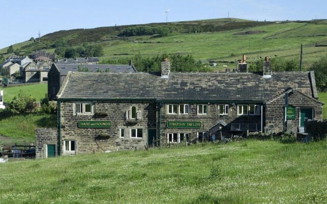 The Hare and Hounds Country Inn
