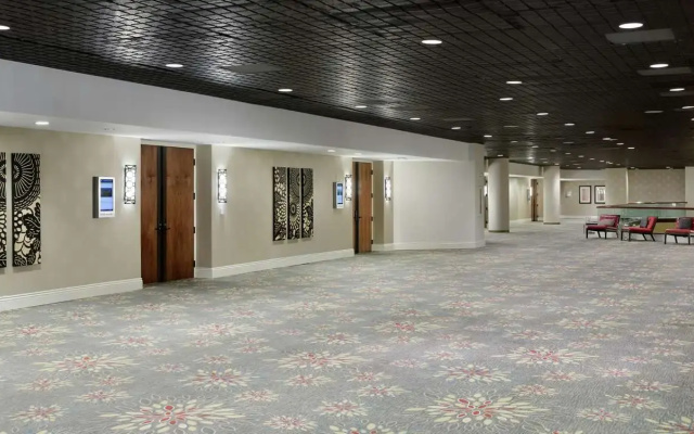 DoubleTree by Hilton  Los Angeles Downtown