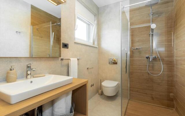 Luxurious Villa Laurea