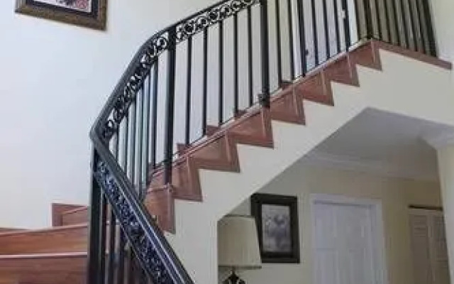 Cacha Garin Art House