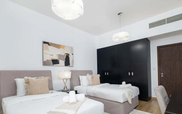 LUX The Premium Dubai Eye View Suite 2