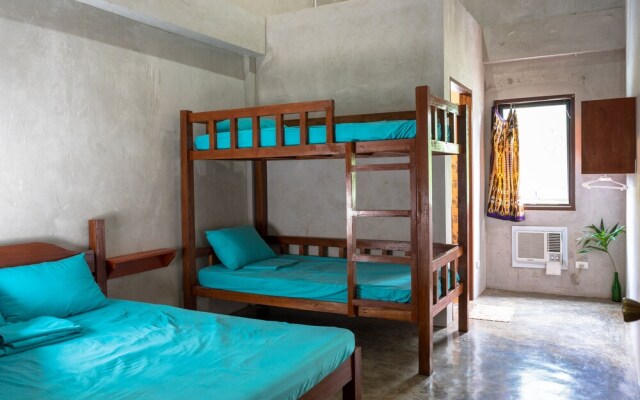 Sinag Hostel - Adults Only