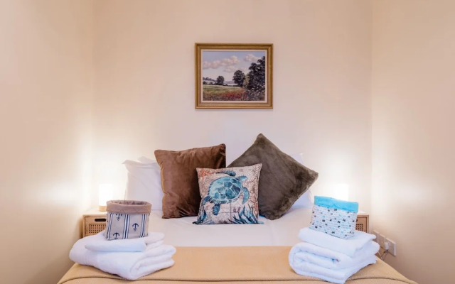 Whitstable's Beachcombers, Sleeps 10, Dog Friendly