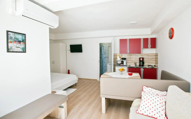 The Garden Rooms & Suites