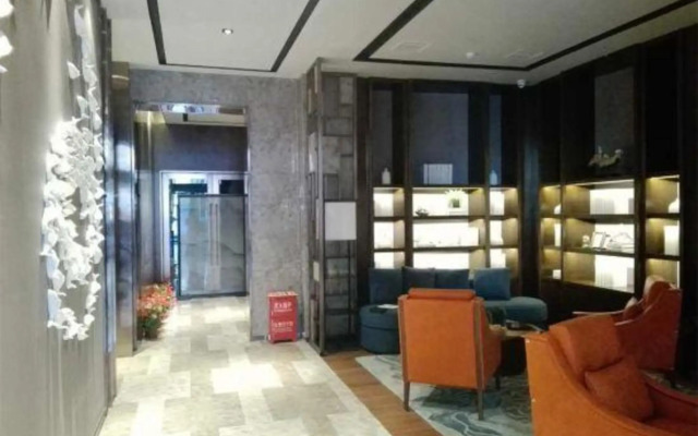 Jiayan Xintianli Hotel