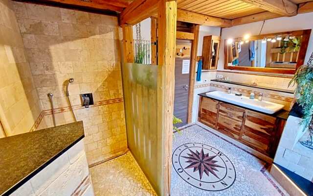 Wood & Stone Lodge 2