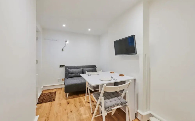 The Fairytale - Fitzrovia - by Frankie Says