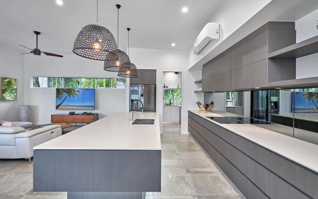 Canopy Views Luxury Holiday House Palm Cove