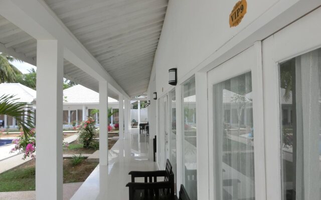Lombok Holiday Hotel