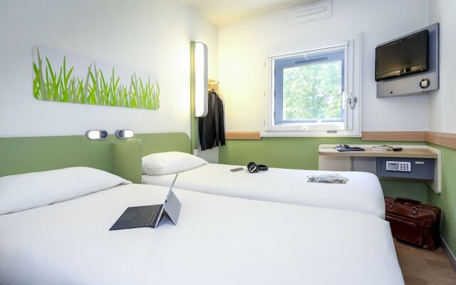 First Inn Hotel