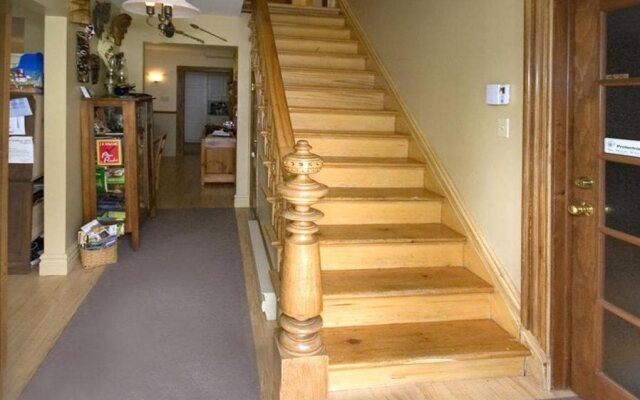 Une Fleur au Bord de l'Eau