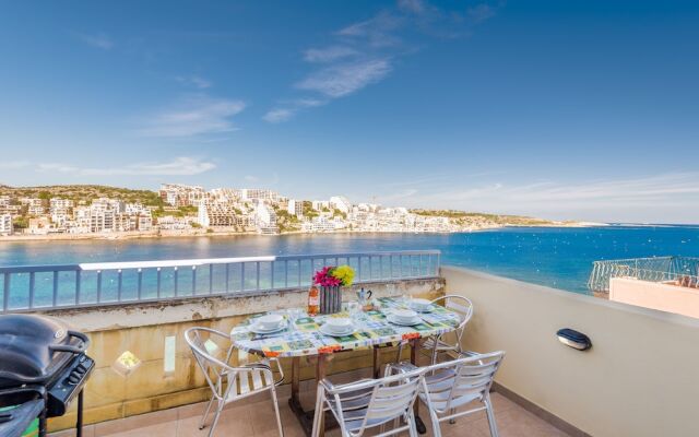 GetawaysMalta - Blue Harbour Seafront Self-catering Holiday Penthouse St Paul's