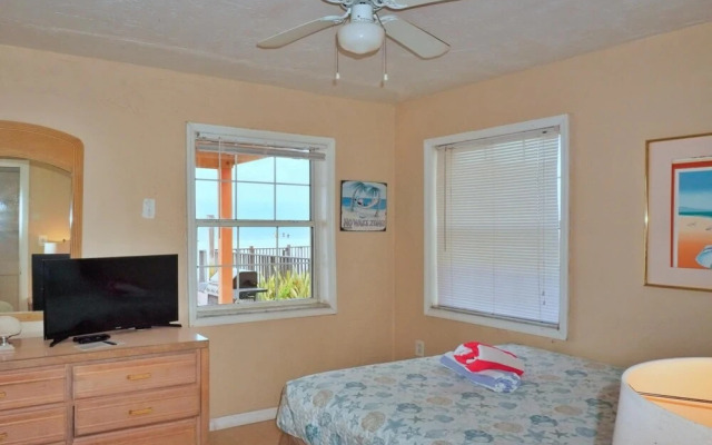 Misty Isles Redington Beachfront Suite 2