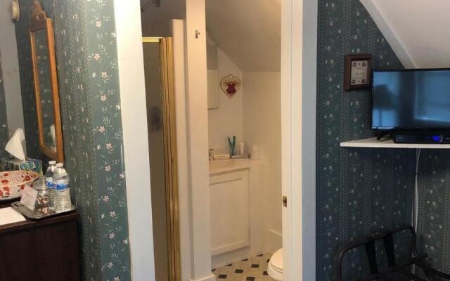 Reynolds House Inn & Motel