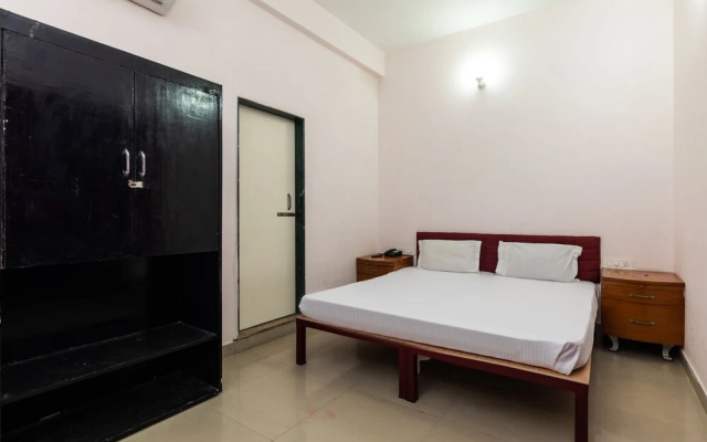 SPOT ON 48618 Vasundhara Gardens