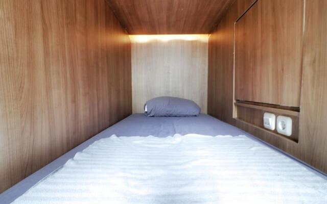 Oliver's Guest House by ZUZU