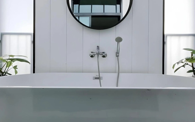 Blu Monkey Hub & Hotel Ranong