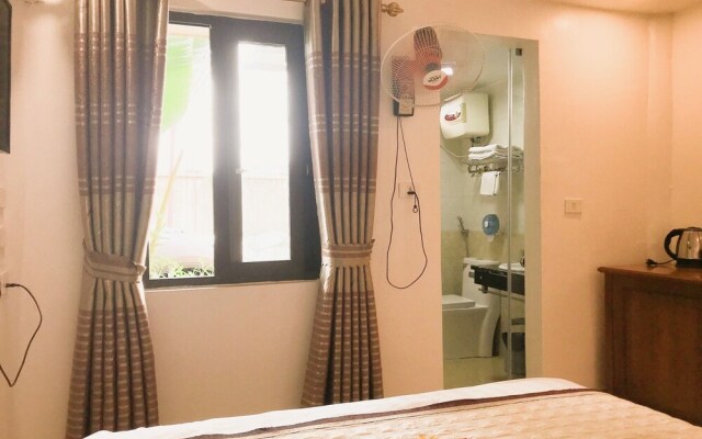 Vinh Gia Airport Lake View Hostel