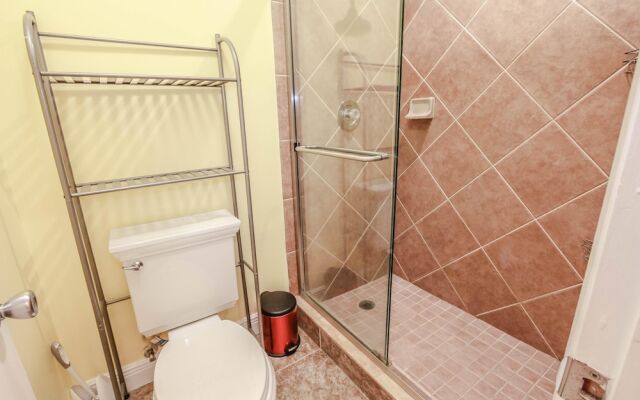 Seatuit Condominiums