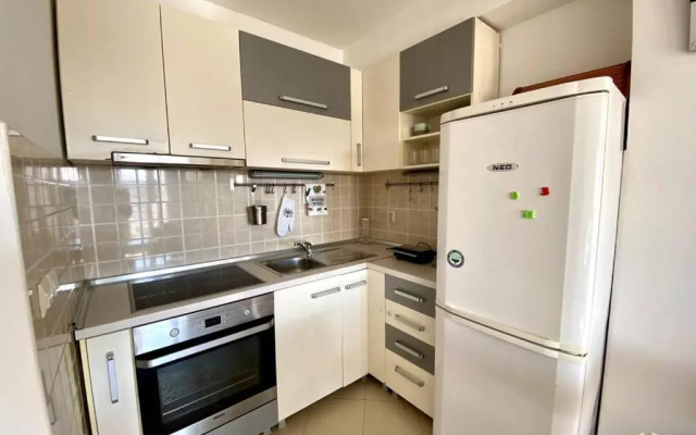 Matea's Appartment 0.8km to center private parking