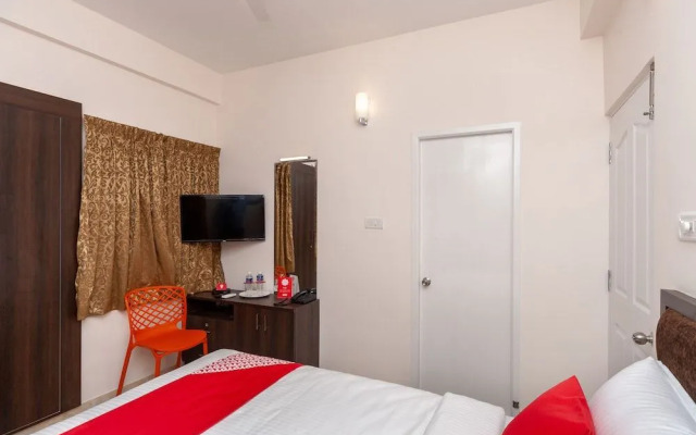 OYO 24641 Tulip Residence