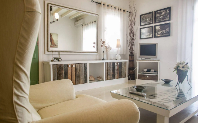Tholaria Boutique Hotel
