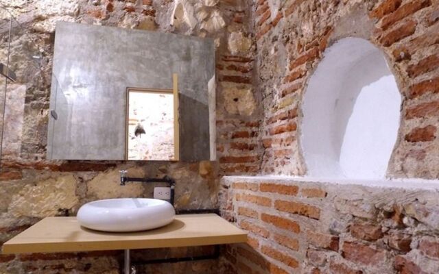 Bourbon St Hostal Boutique - Hostel