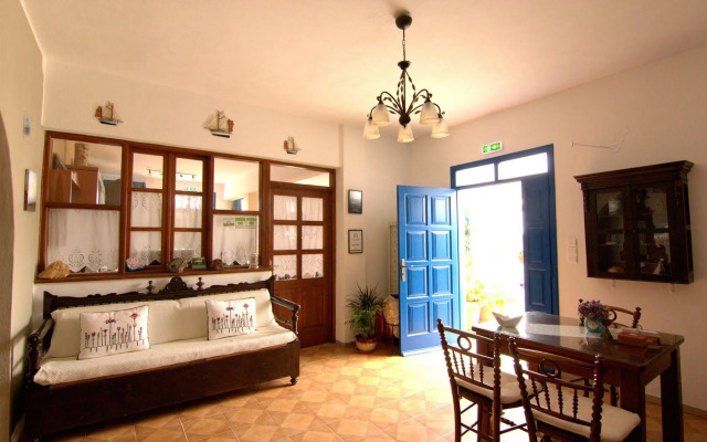 Avra Pension