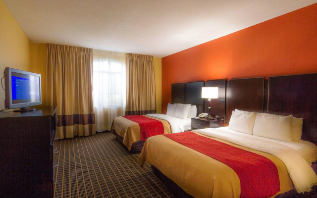 Clarion Inn & Suites Miami International Airport - Image 7