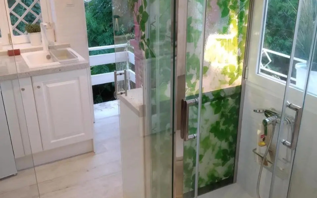 Apartamento con terraza y vistas al mar