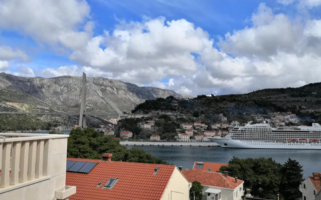 Attic Apartment Iris