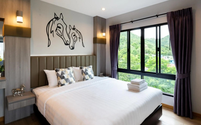 Horsehill Hotel Sriracha