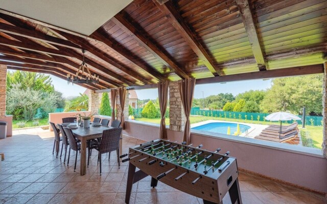Amazing Home in Bale With Wifi and 4 Bedrooms