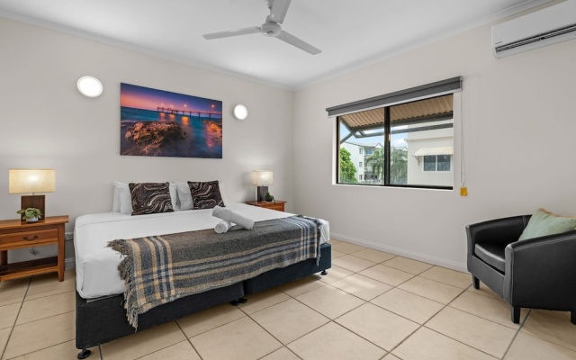 Zen Emerald Shore Seaview - Balcony - Sunset View – Guest Rooms – Coconut Grove